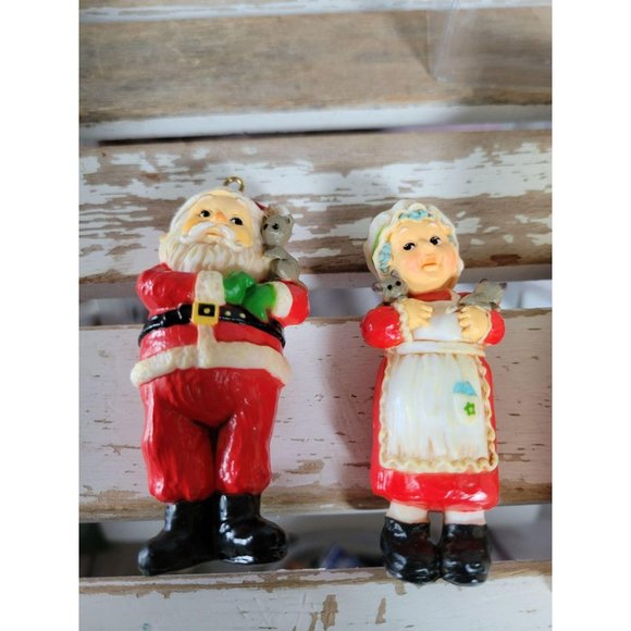 Hallmark Mr Mrs Santa 1981 Claus vintage ornament - Picture 2 of 6